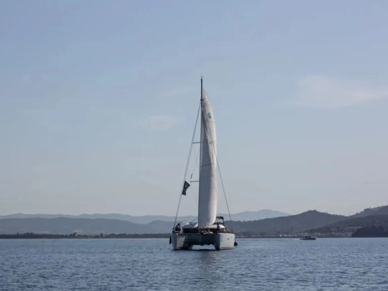 Hire Catamaran Lagoon with a boat licence