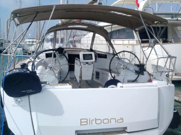 Yacht hire San Vincenzo cheap Sun Odyssey 449