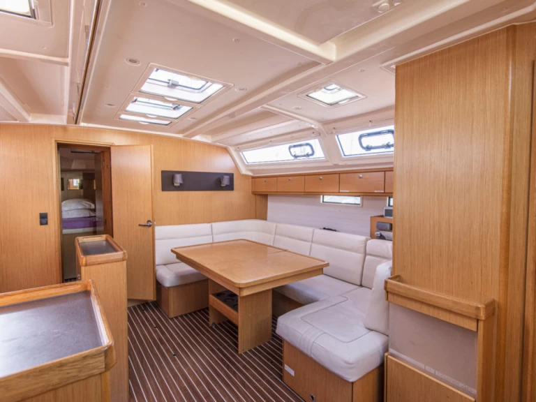 Hire a Bavaria Cruiser 46 San Vincenzo