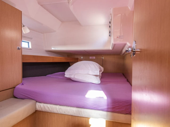 Yacht hire San Vincenzo cheap Cruiser 46