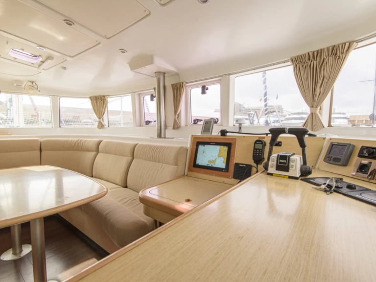 Yacht charter San Vincenzo - Lagoon Lagoon 440 on SamBoat