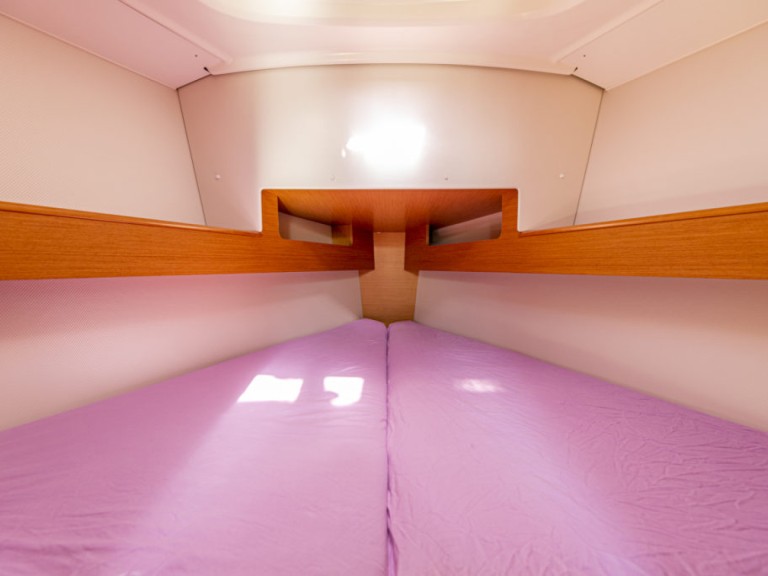 Sailboat hire in San Vincenzo - Jeanneau Sun Odyssey 33i