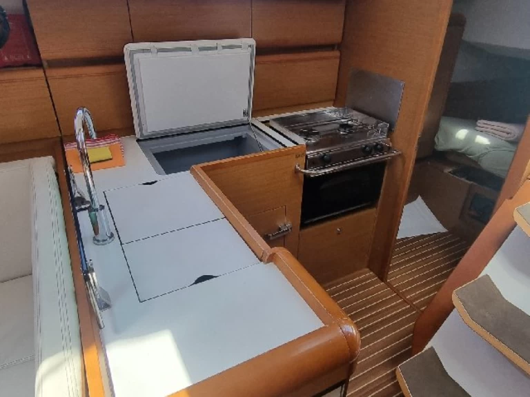 Jeanneau Sun Odyssey 419 charter bareboat or skippered in  San Vincenzo