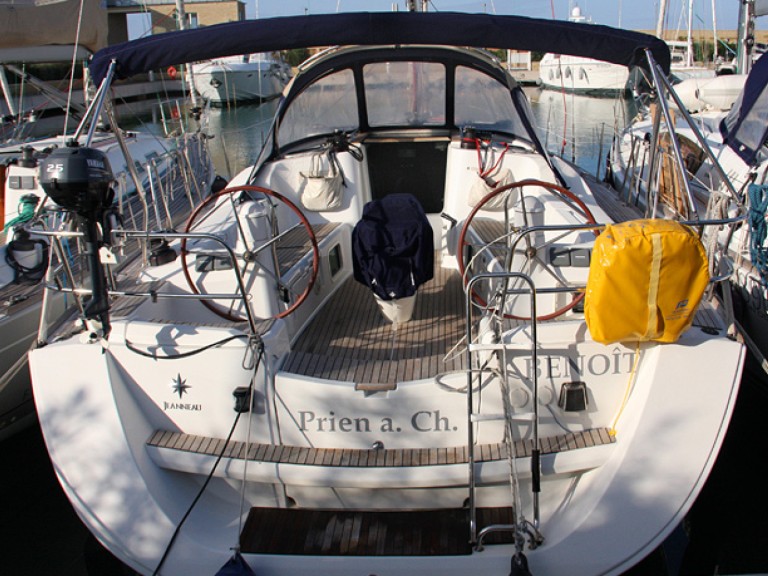 Yacht hire San Vincenzo cheap Sun Odyssey 42i