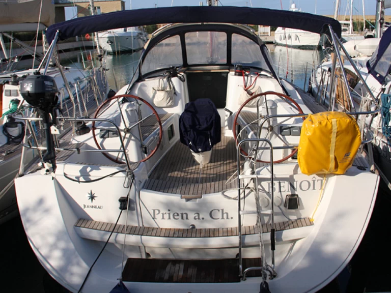 Yacht hire San Vincenzo cheap Sun Odyssey 42i