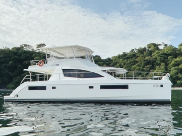 Hire Motorboat Leopard with a boat licence