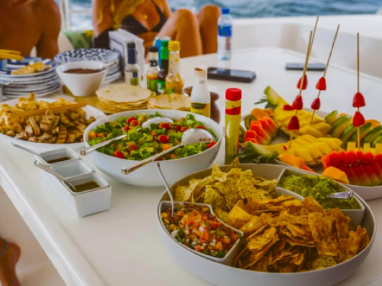 Motorboat to hire Playa Flamingo at the best price