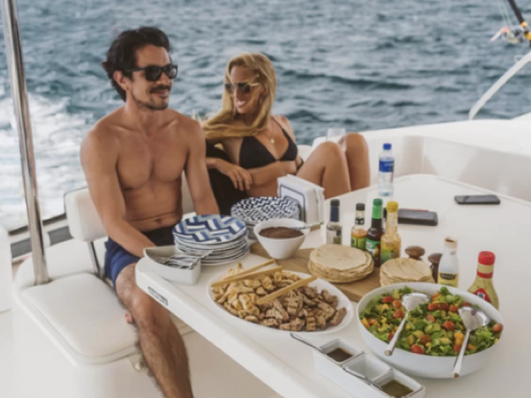 Hire a Leopard Leopard 51 Powercat Playa Flamingo