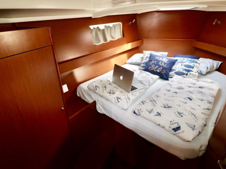 Hire Sailboat Bénéteau with a boat licence