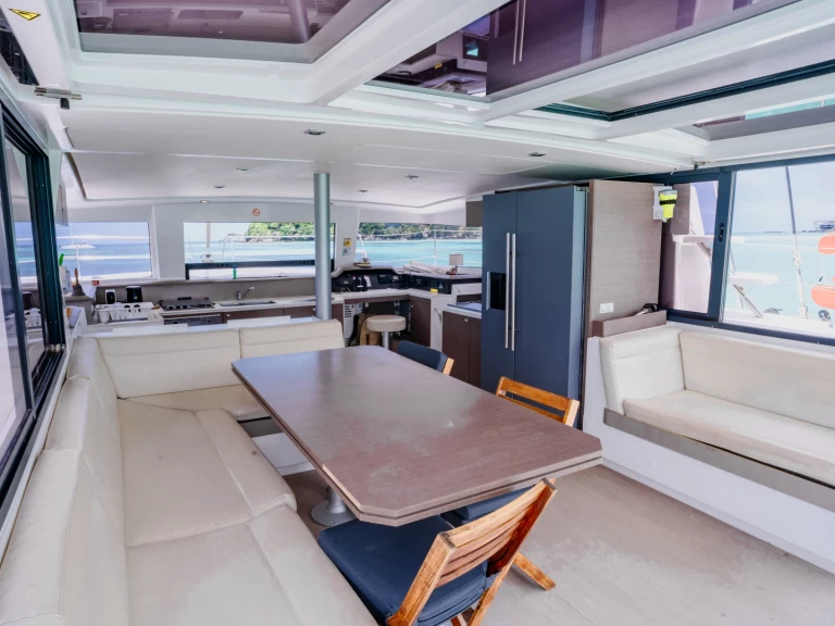 Charter a Bali Catamarans Bali 4.3 in Eden Island on Samboat