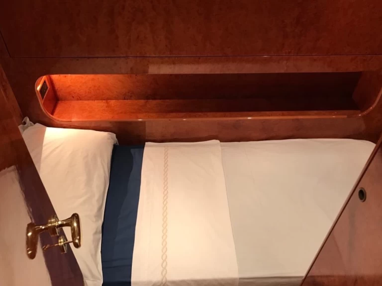 Hire Luxury Yacht with or without skipper Cantieri Olbia