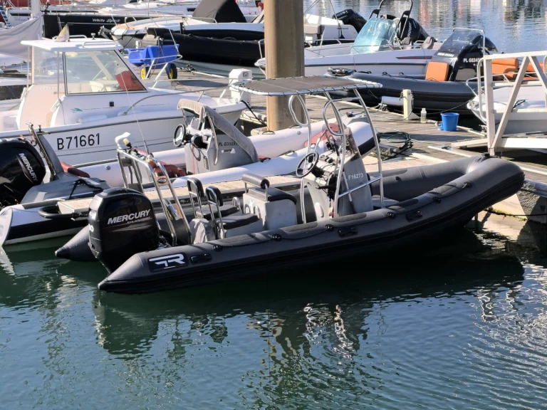 Yacht hire Trébeurden cheap 3D TENDER 580