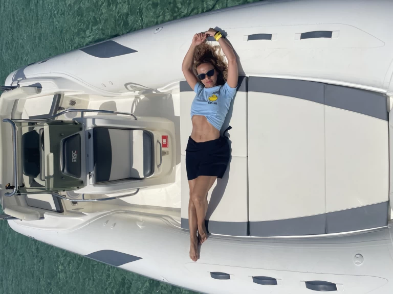 Hire RIB Bsc with a boat licence