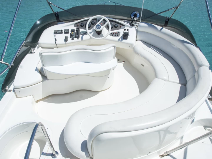 Hire Luxury Yacht with or without skipper Azimut Ornos
