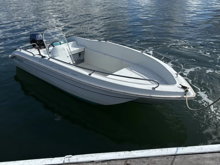 Motorboat hire in Grand Piquey - Jeanneau Cap 425