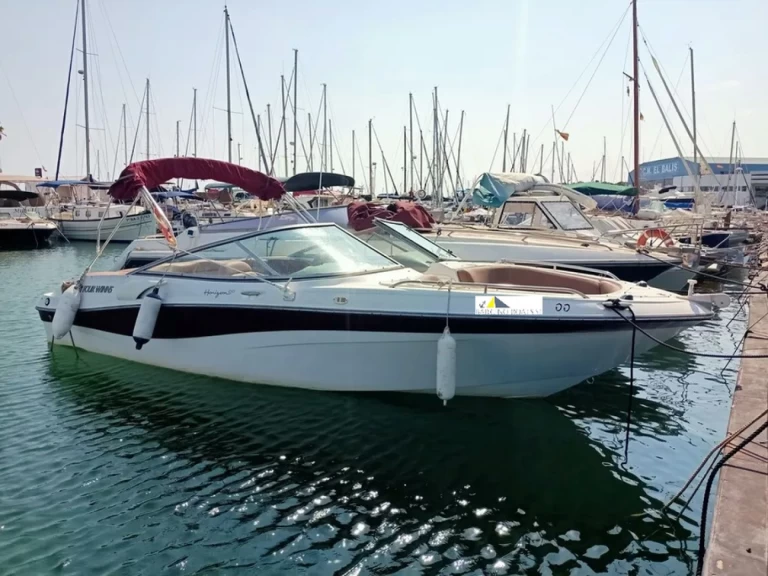 Charter a Four Winns Horizon 210 in Vilanova i la Geltrú on Samboat