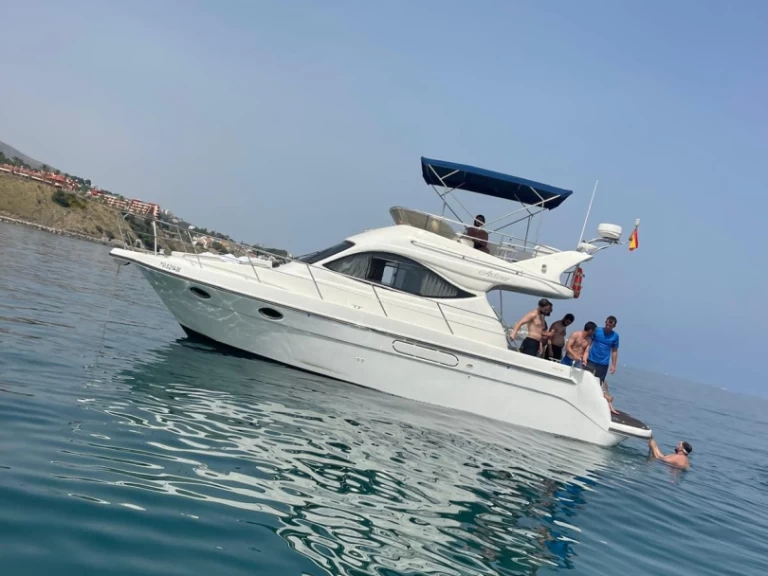 Charter a ASTINOR Astinor 34 Cruiser in Fuengirola on Samboat