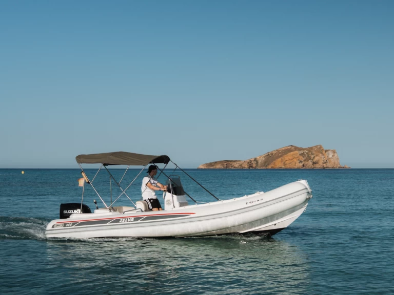 Motorboat to hire Sant Antoni de Portmany at the best price