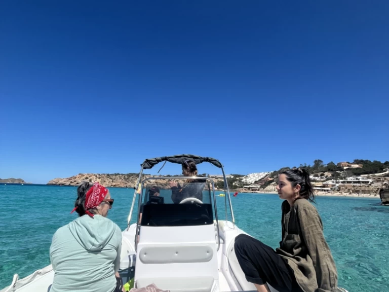 Hire Motorboat Selva with a boat licence