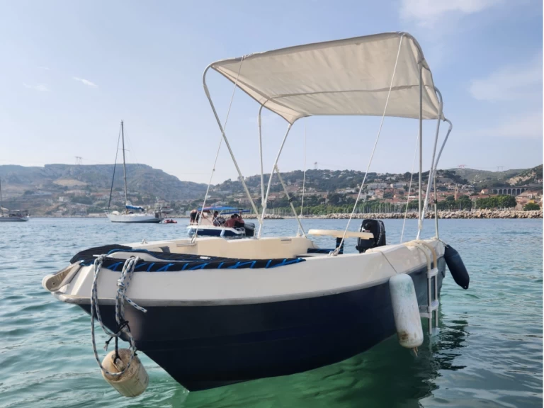 Motorboat hire in Marseille - Prusa Marine Prusa 450