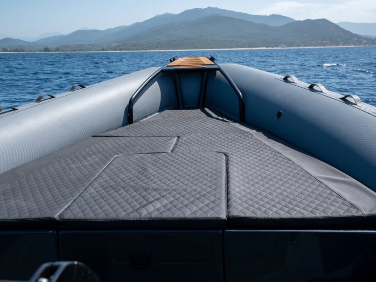 Charter a U FANALE LIBECCIU 1000 in Porto Pollo on Samboat