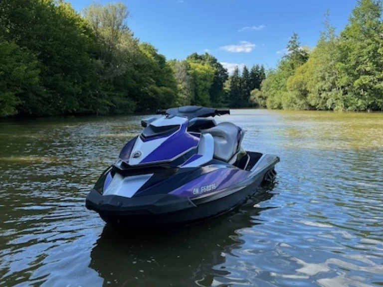 Yacht charter Bénodet - Sea-Doo GTI 130 on SamBoat