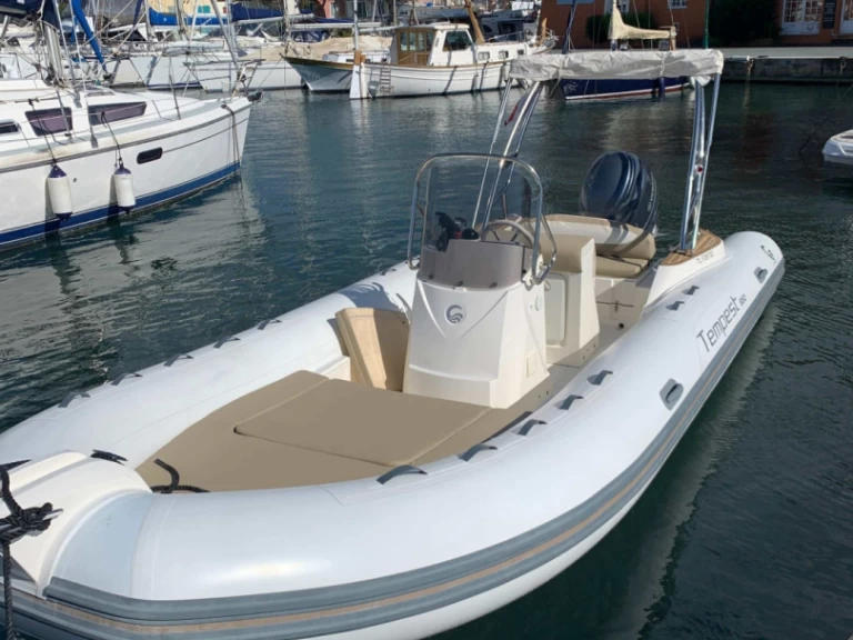 Yacht charter Port Grimaud - Capelli Tempest 650 on SamBoat