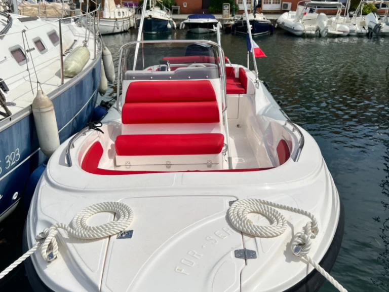 Hire RIB Zar with a boat licence