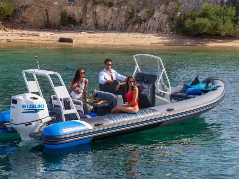 Yacht hire La Rochelle cheap Patrol 660