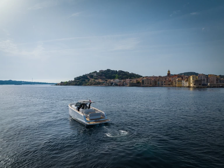 Hire Motorboat with or without skipper Pardo Yachts Port Grimaud