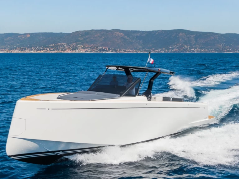 Motorboat to hire Port Grimaud at the best price