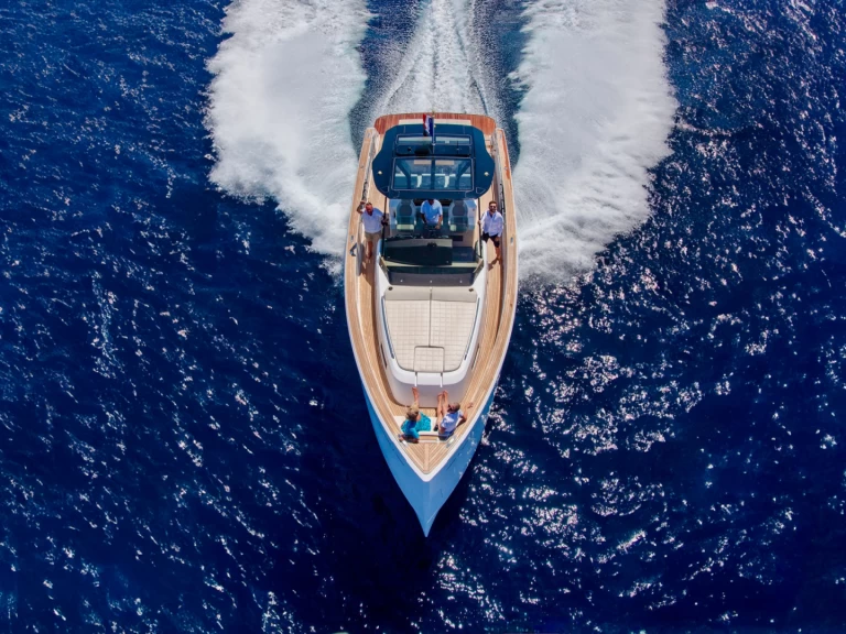Hire a Pardo Yachts Pardo 43 Port Grimaud