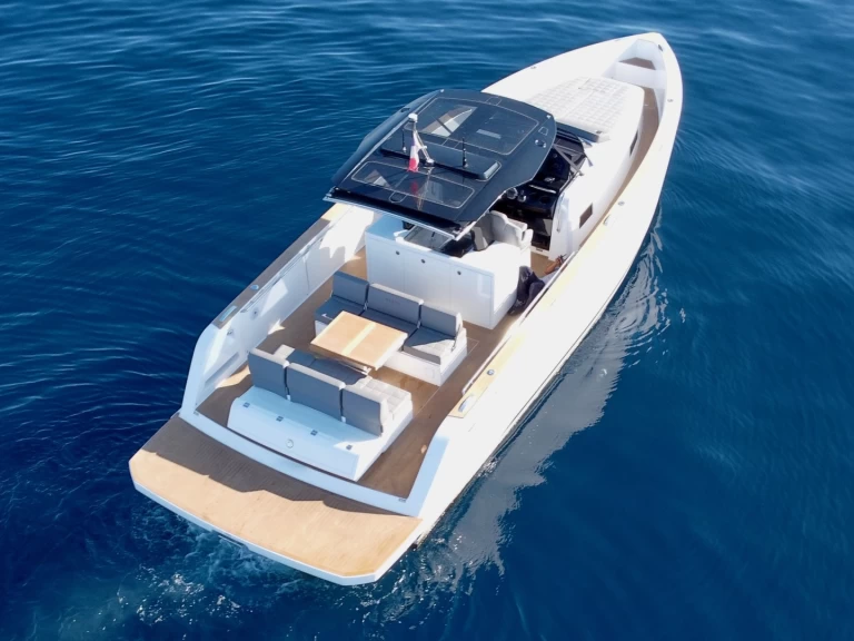Hire a Pardo Yachts Pardo 38 Saint-Jean-Cap-Ferrat