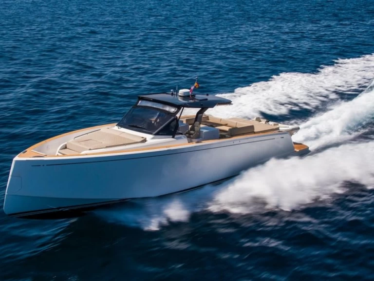 Luxury Yacht to hire Cogolin at the best price