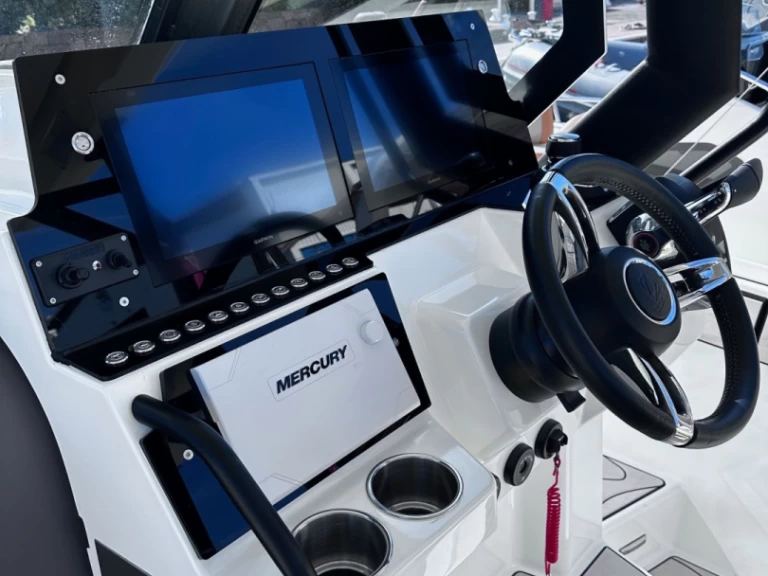 Hire RIB with or without skipper Zodiac Cogolin
