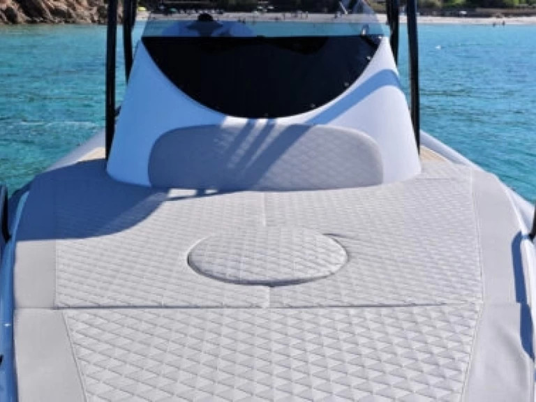 Hire RIB Fanale marine  with a boat licence