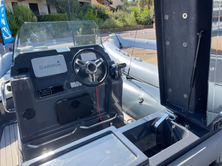 Zodiac Medline 7.5 charter bareboat or skippered in  Port Grimaud