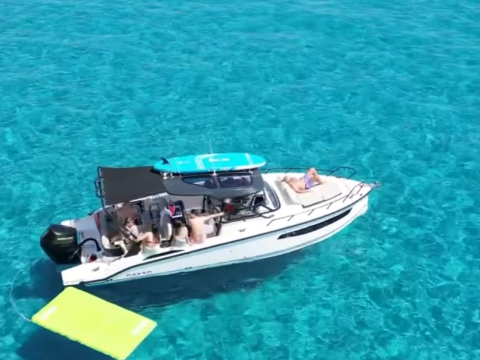 Motorboat hire in Nice - Navan S30