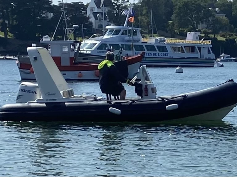 Charter a Valiant V 620 Sport in Bénodet on Samboat