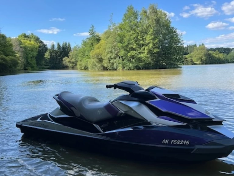 Charter a Sea-Doo GTI 130 in Bénodet on Samboat