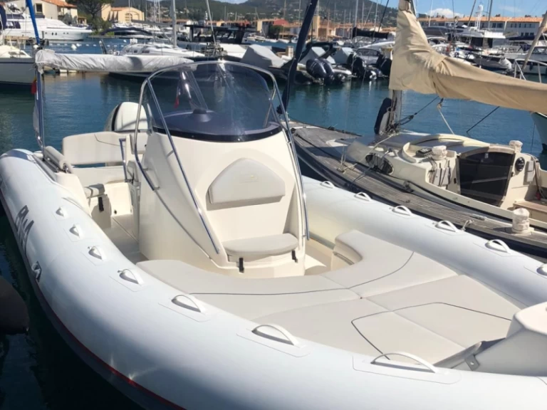 RIB hire in Port Grimaud - Bwa Sport 28 GTc