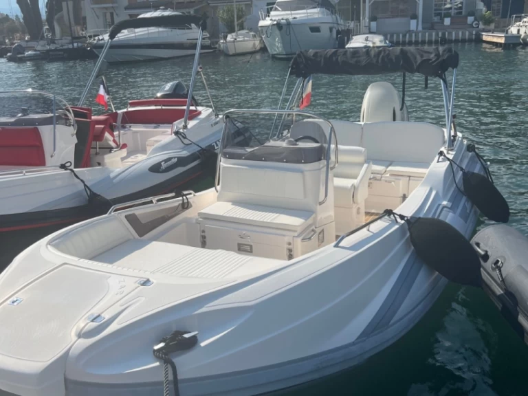 Charter a Zar Zar 57 in Port Grimaud on Samboat