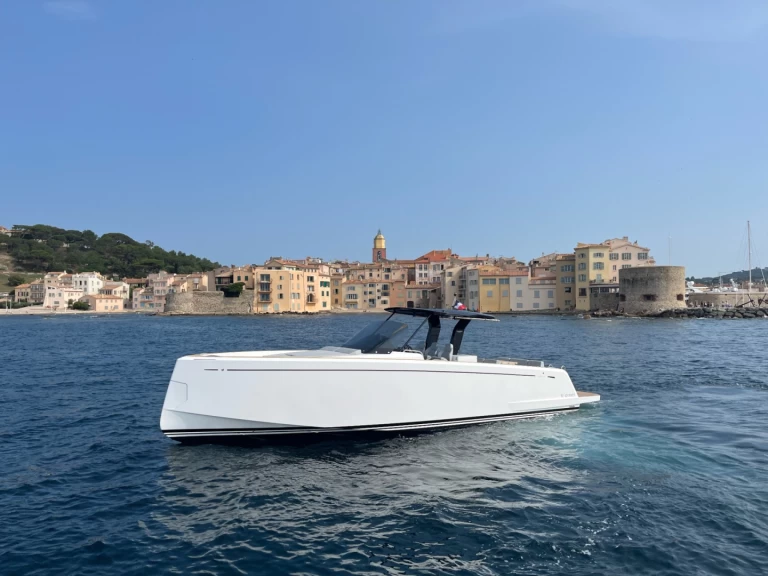 Hire Luxury Yacht with or without skipper Pardo Yachts Port Grimaud