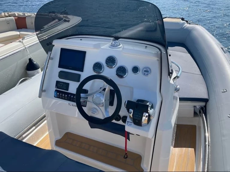 Hire RIB Joker Boat with a boat licence