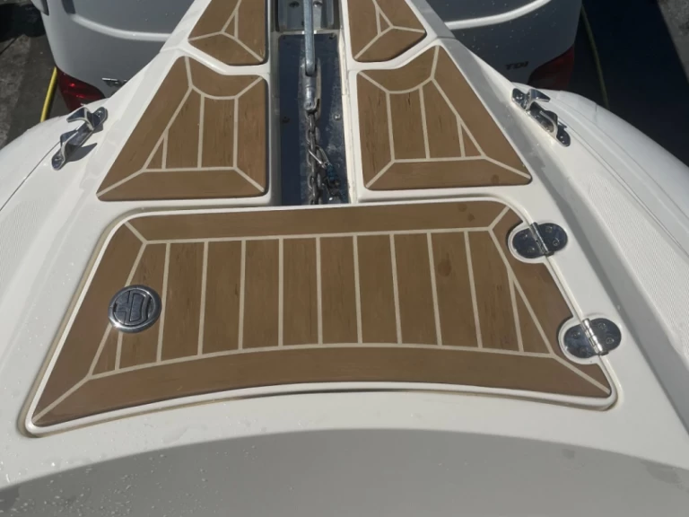 Yacht hire Port Grimaud cheap CAPELLI 700 TEMPEST OPEN