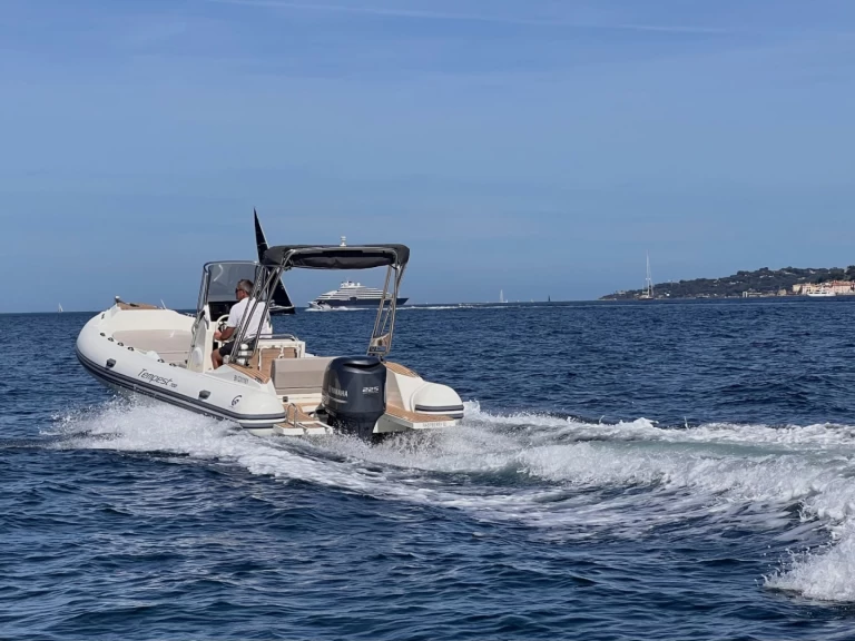 RIB hire in Port Grimaud - Capelli CAPELLI 700 TEMPEST OPEN
