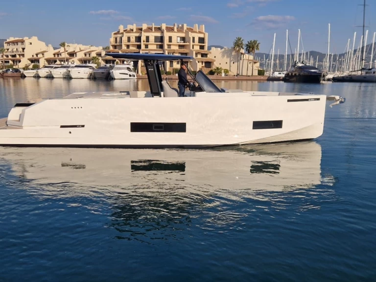Luxury Yacht hire in Port Grimaud - DE ANTONIO Yachts De Antonio D42 Open