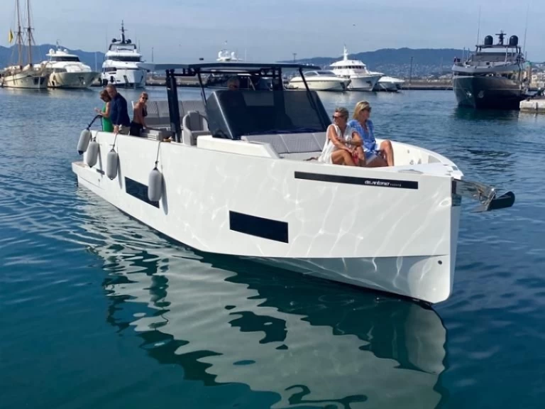 Charter a DE ANTONIO Yachts De Antonio D42 Open in Port Grimaud on Samboat