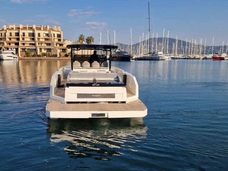 Hire Luxury Yacht with or without skipper DE ANTONIO Yachts Port Grimaud