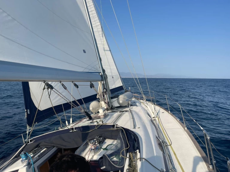 Hire Sailboat Bavaria with a boat licence